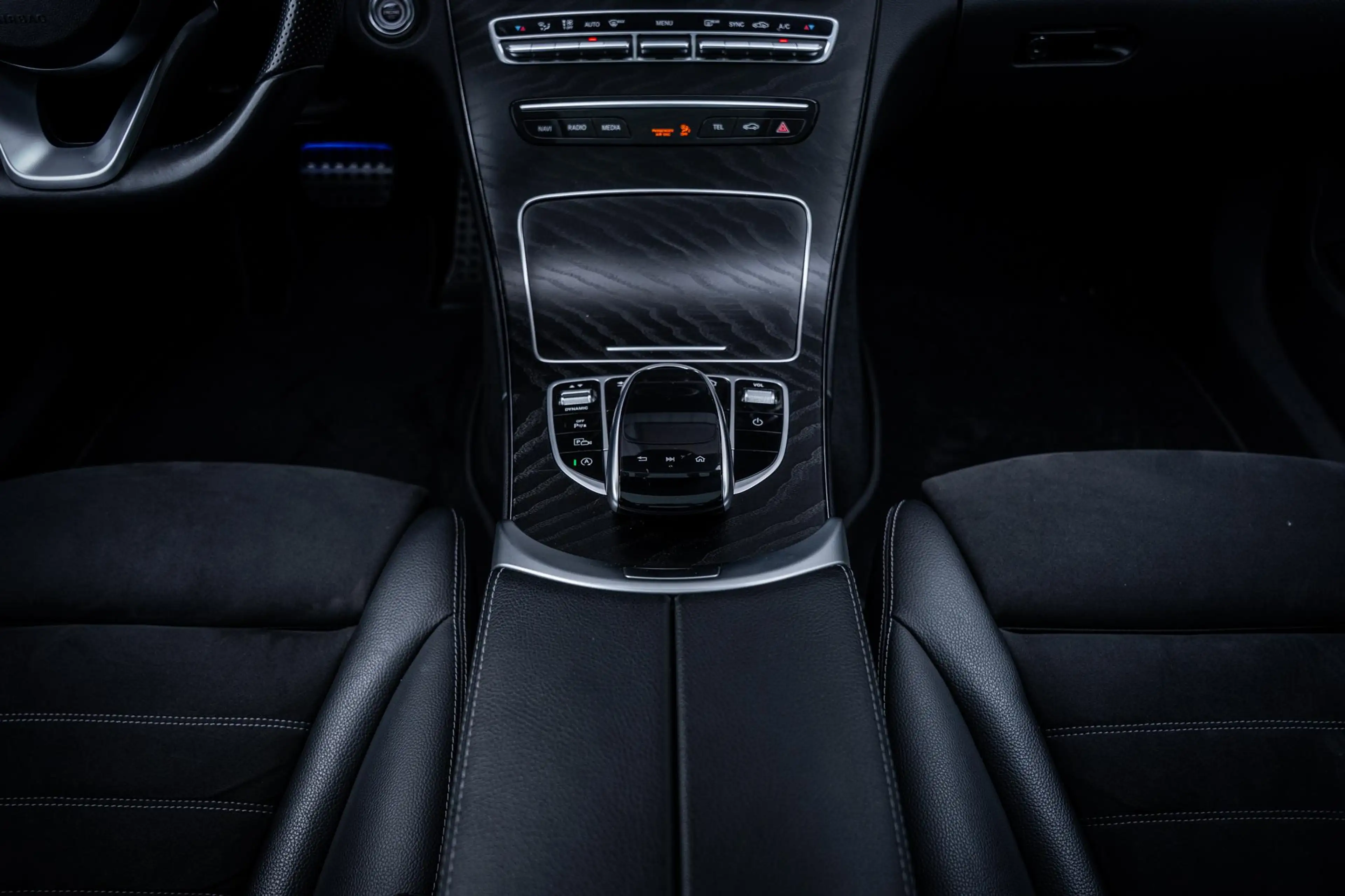 Mercedes-Benz C 180 Estate AMG Org.NL|Pano-dak|360°|Trekhaak|Carplay|D — photo 26