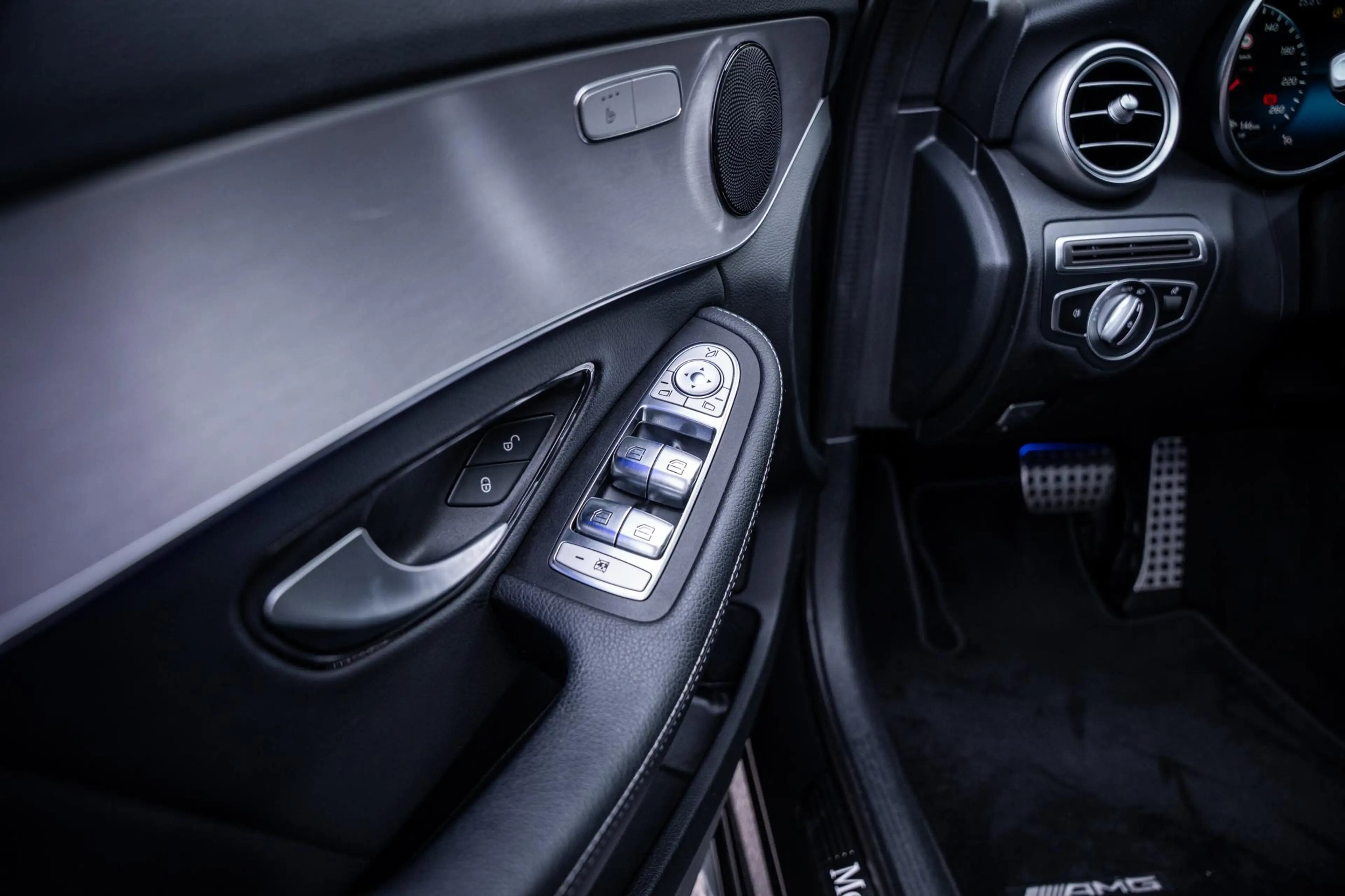 Mercedes-Benz C 180 Estate AMG Org.NL|Pano-dak|360°|Trekhaak|Carplay|D — photo 48