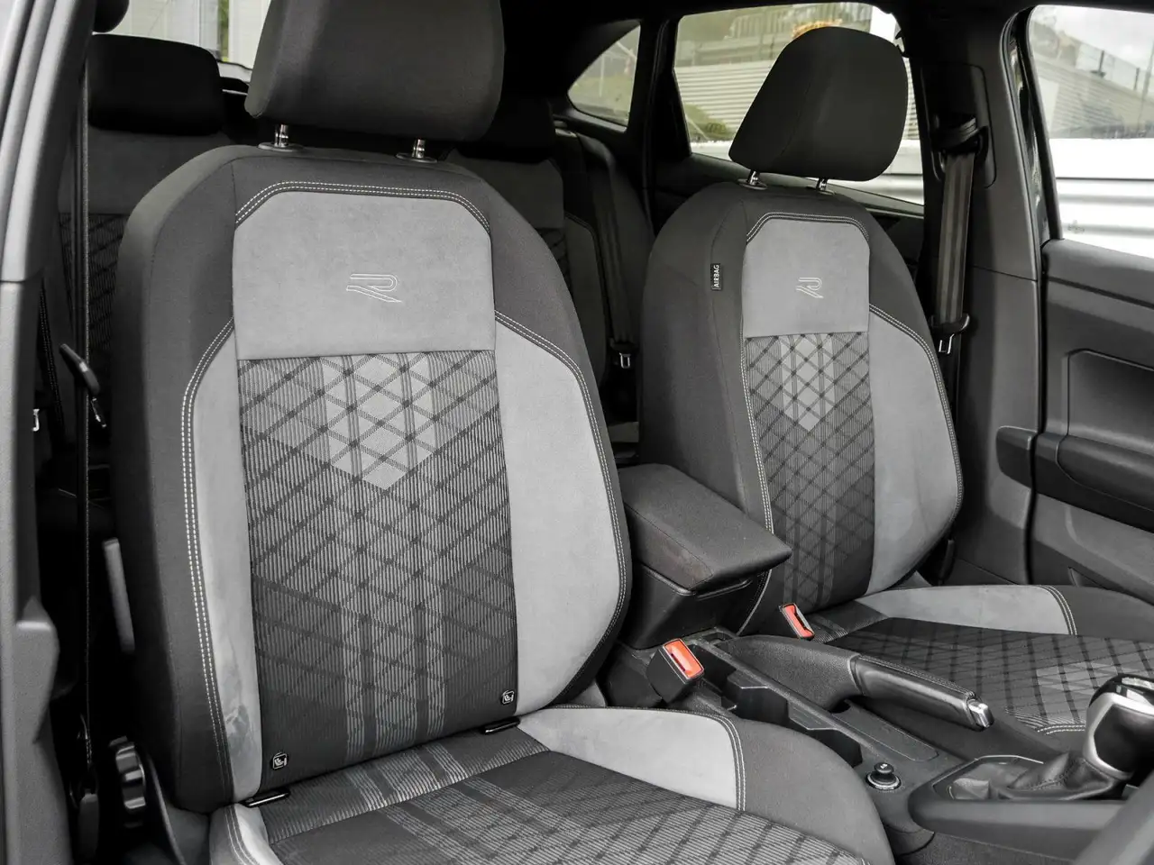 Volkswagen Taigo 1.5 TSI R-Line AHK PANO NAVI MATRIX BLACKS 7