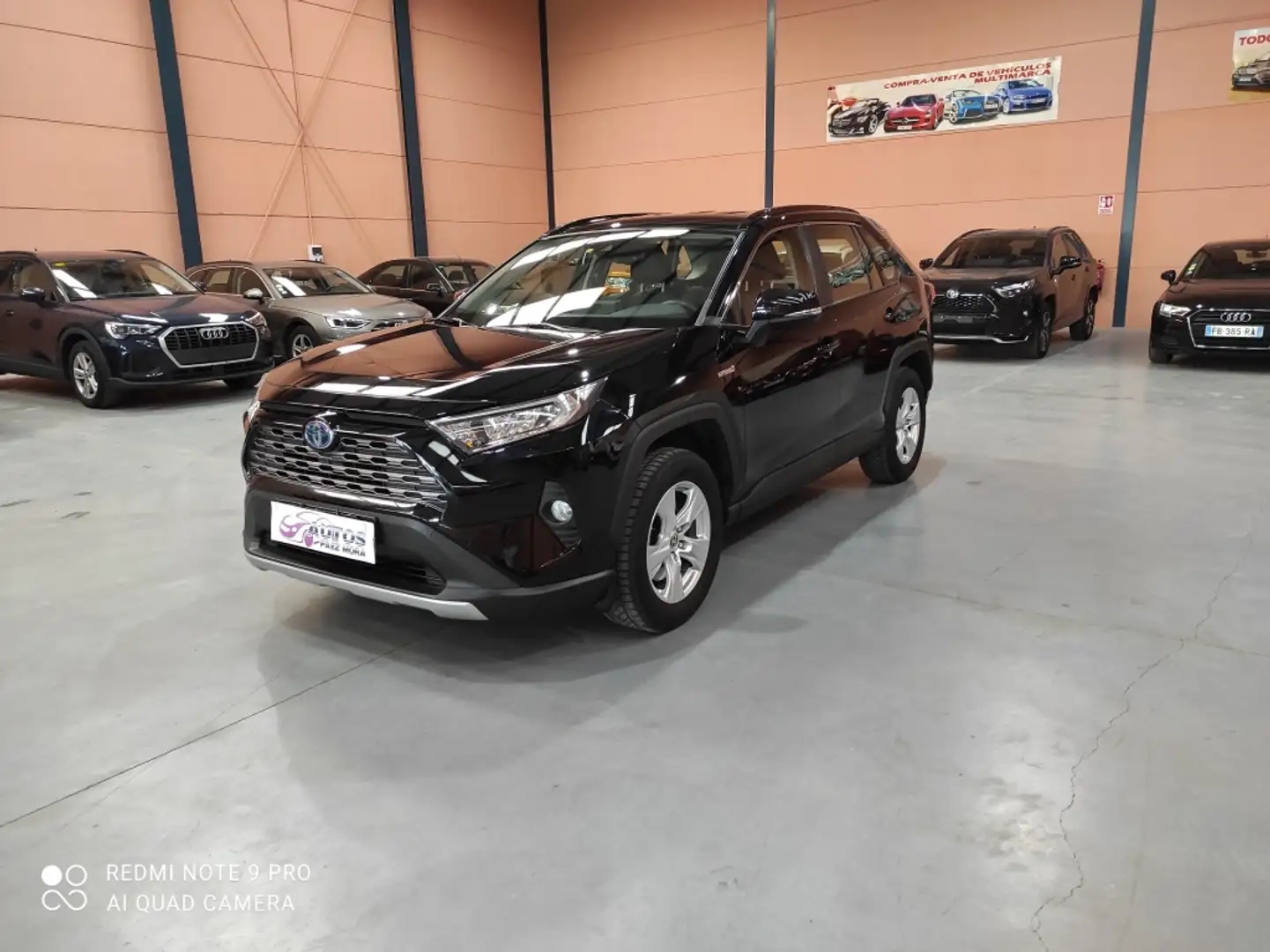 Toyota RAV 4 2.5 hybrid 4WD Adventure Zwart - 1