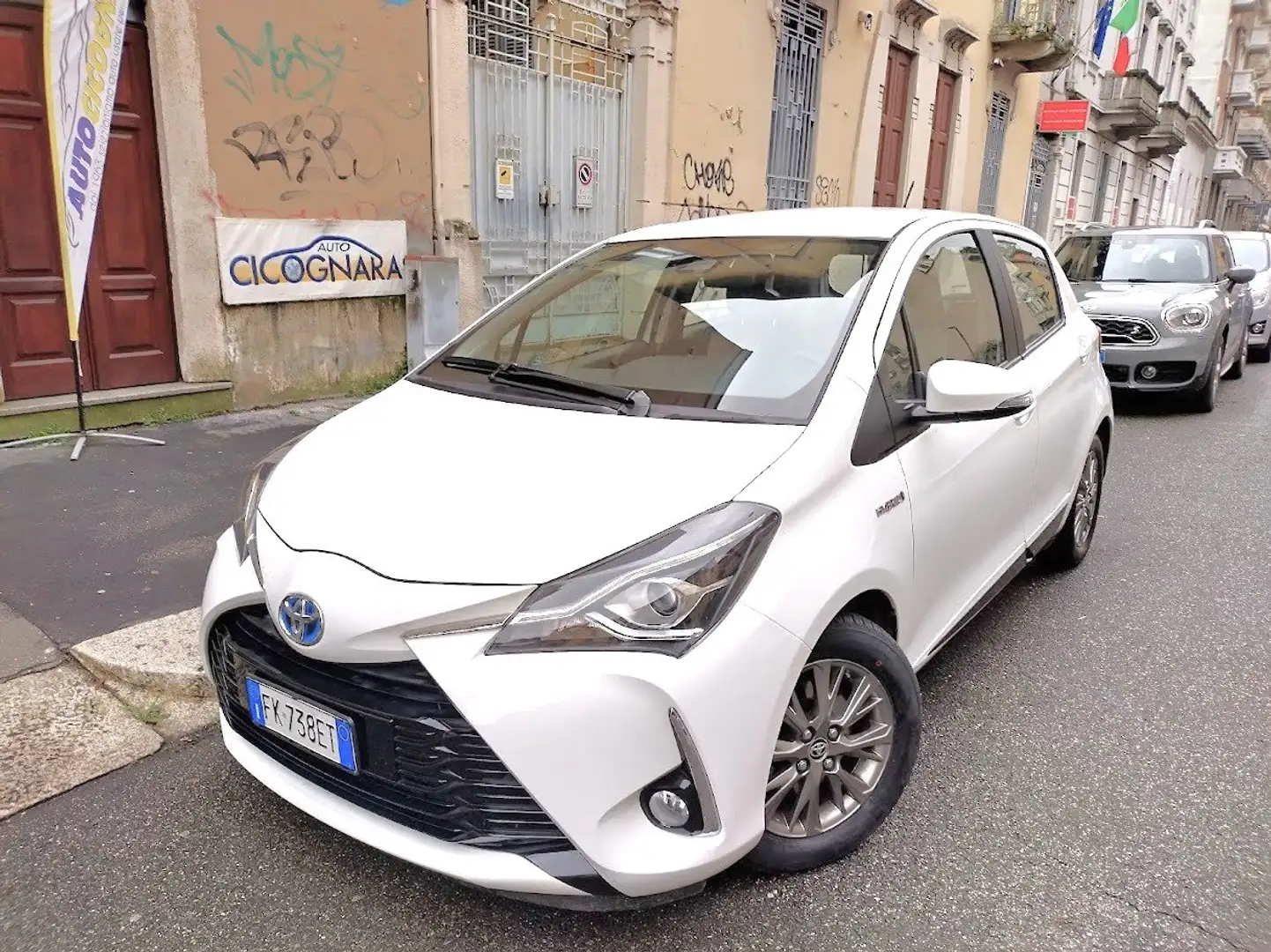 Toyota Yaris 1.5 Hybrid Active OK NEOPATENTATI Белый - 1