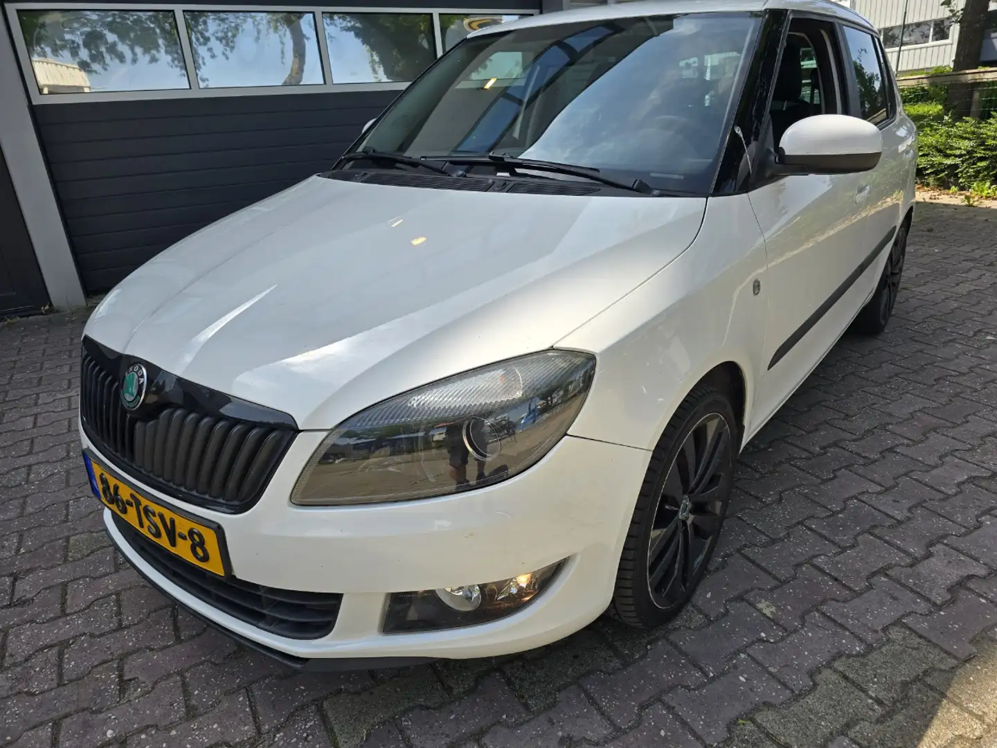Skoda Fabia 1.2 TSI LEER AMBITION RS UITVOERING Blanc - 1