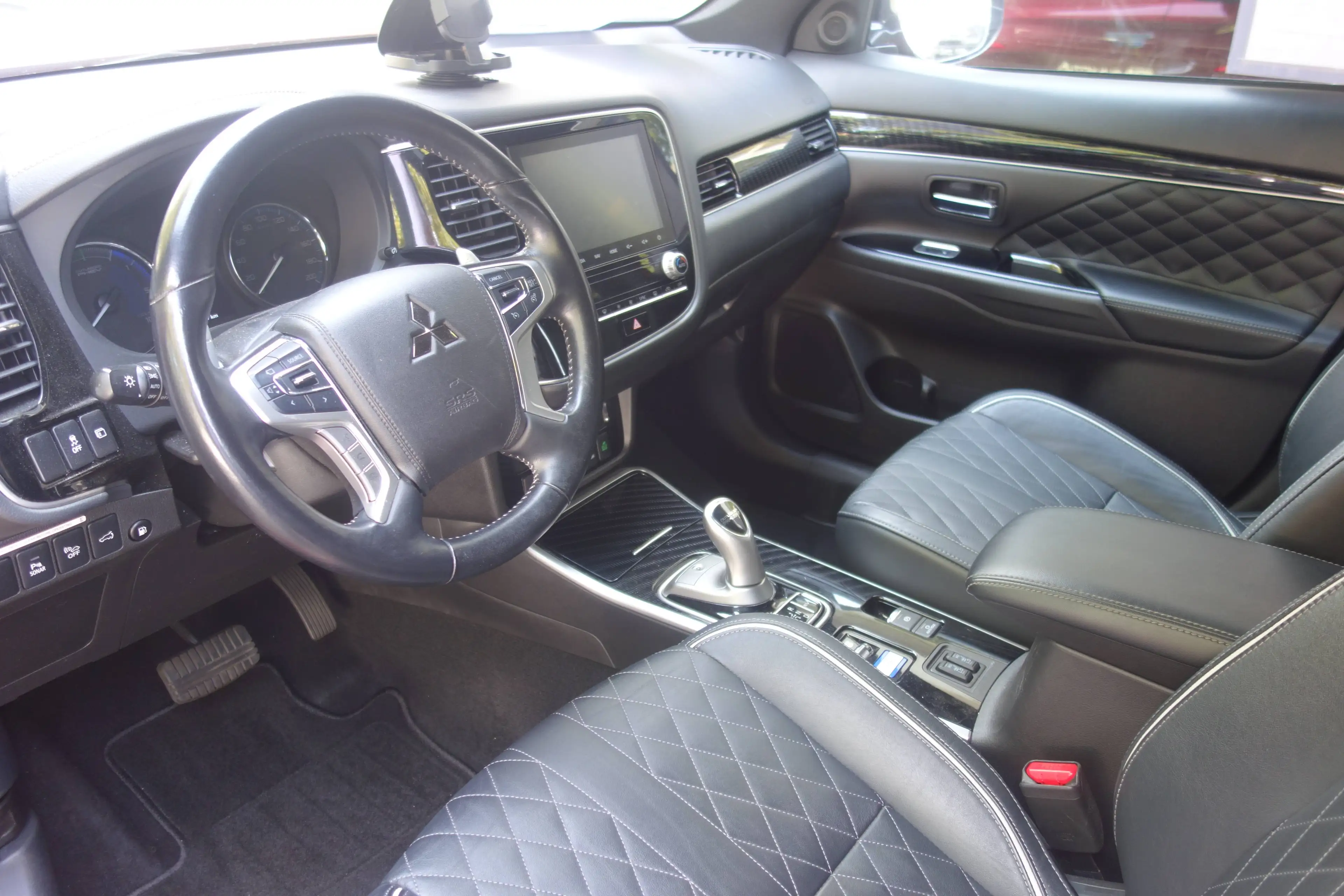 Mitsubishi Outlander Outlander Plug-In Hybrid 2.4 4WD Plug-In Hybrid Spirit — photo 7