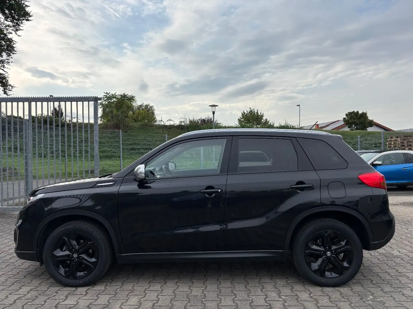 Suzuki Vitara S 1.4 Automatik/4x4/Navi/Kamera/LED/Bluet Schwarz - 2