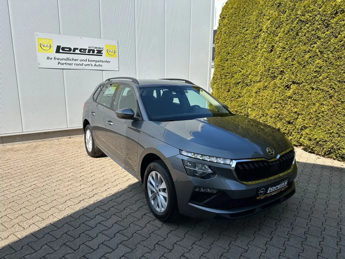 Skoda Kamiq 1.0 TSI DSG Essence Grau - 1