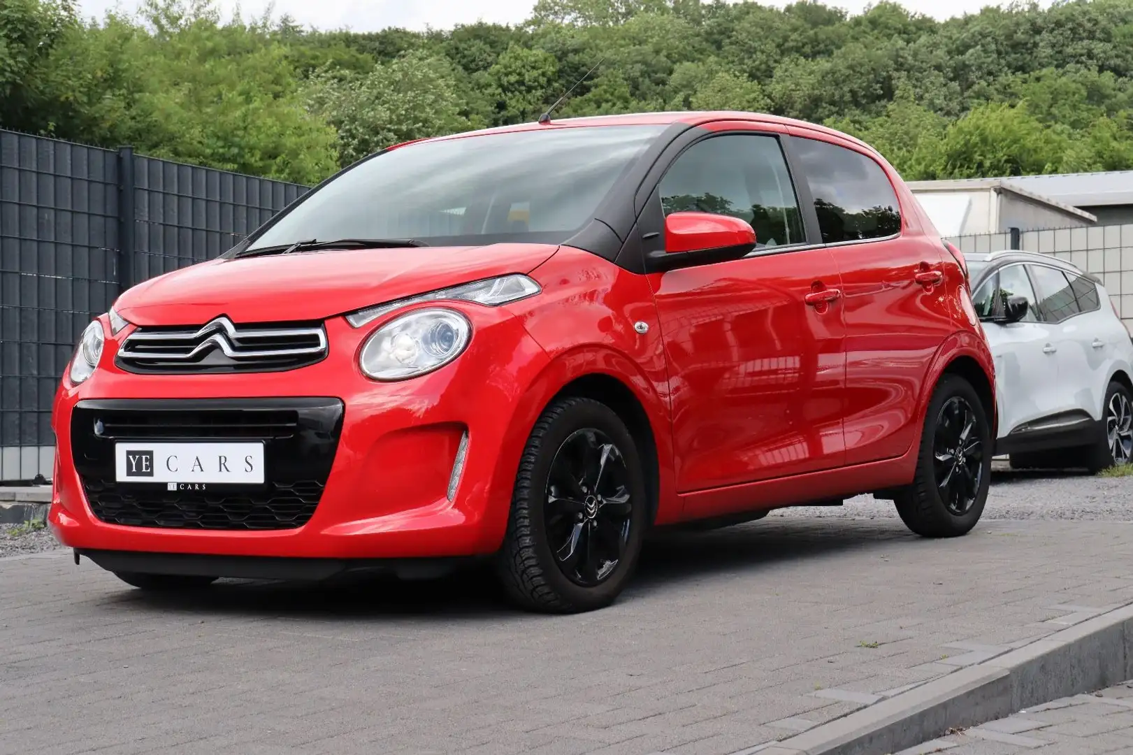 Citroen C1 Shine *CAR-PLAY*RFK*KLIMA*TEMPOMAT*SHZ* Red - 1