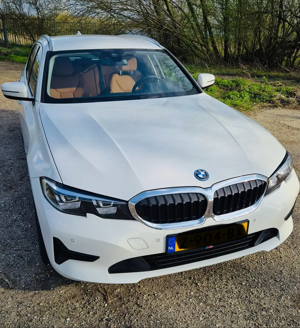 BMW 330 e Touring Plug in Hybride Wit - 2