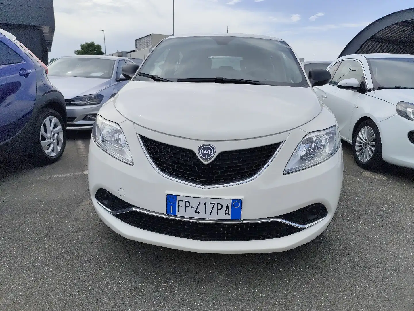 Lancia Ypsilon Ypsilon 1.2 69 CV 5 porte Gold Blanco - 2
