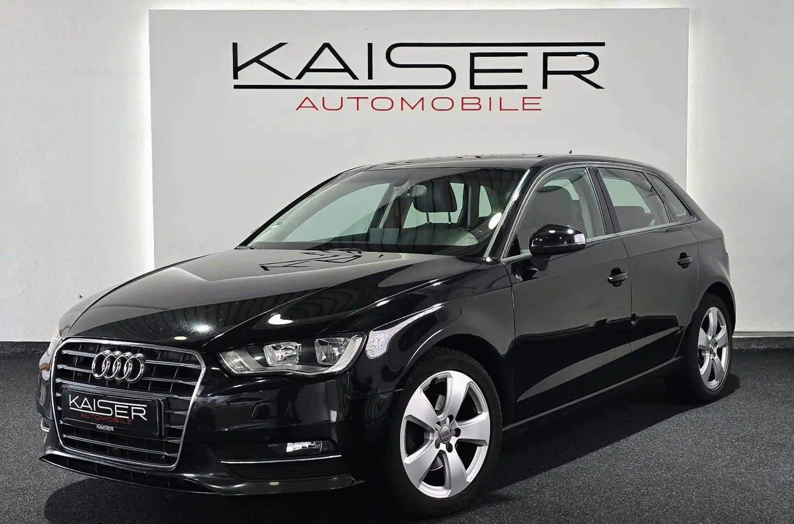 Audi A3 Sportback 1,6 TDI Attraction*NAVI*PDC*STHZG*M Schwarz - 1