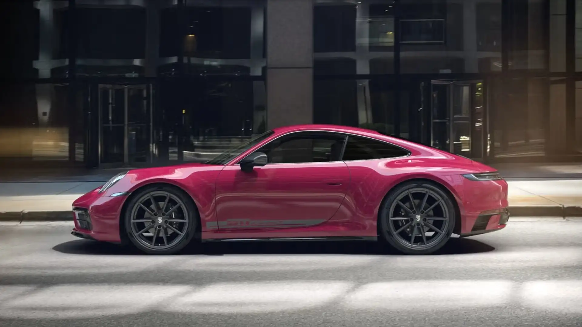 Porsche 992 Carrera T Rood - 2