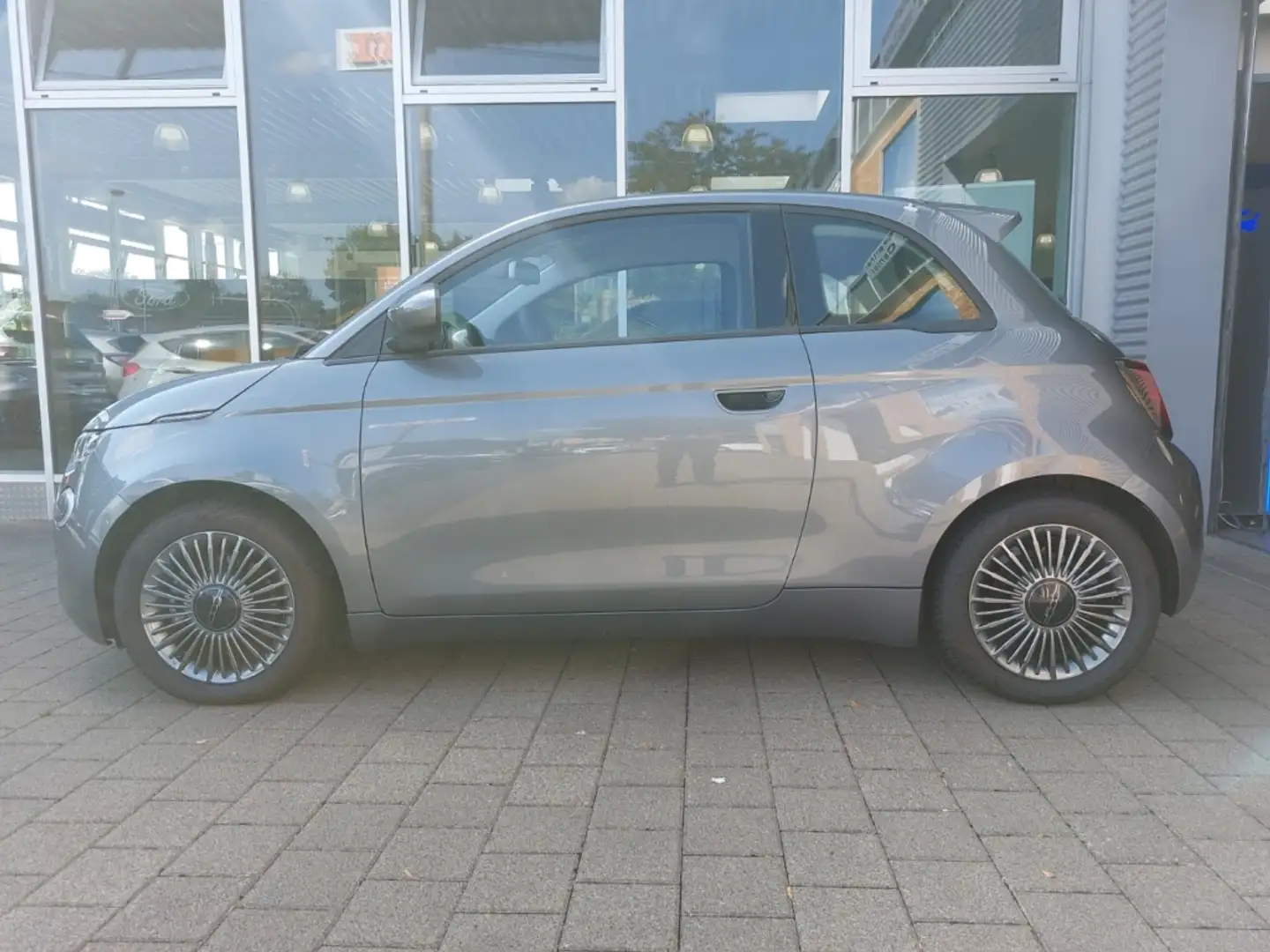 Fiat 500e ''Icon'' Navi LED Rückfahrkamera Sitzheizung Klima Grau - 2