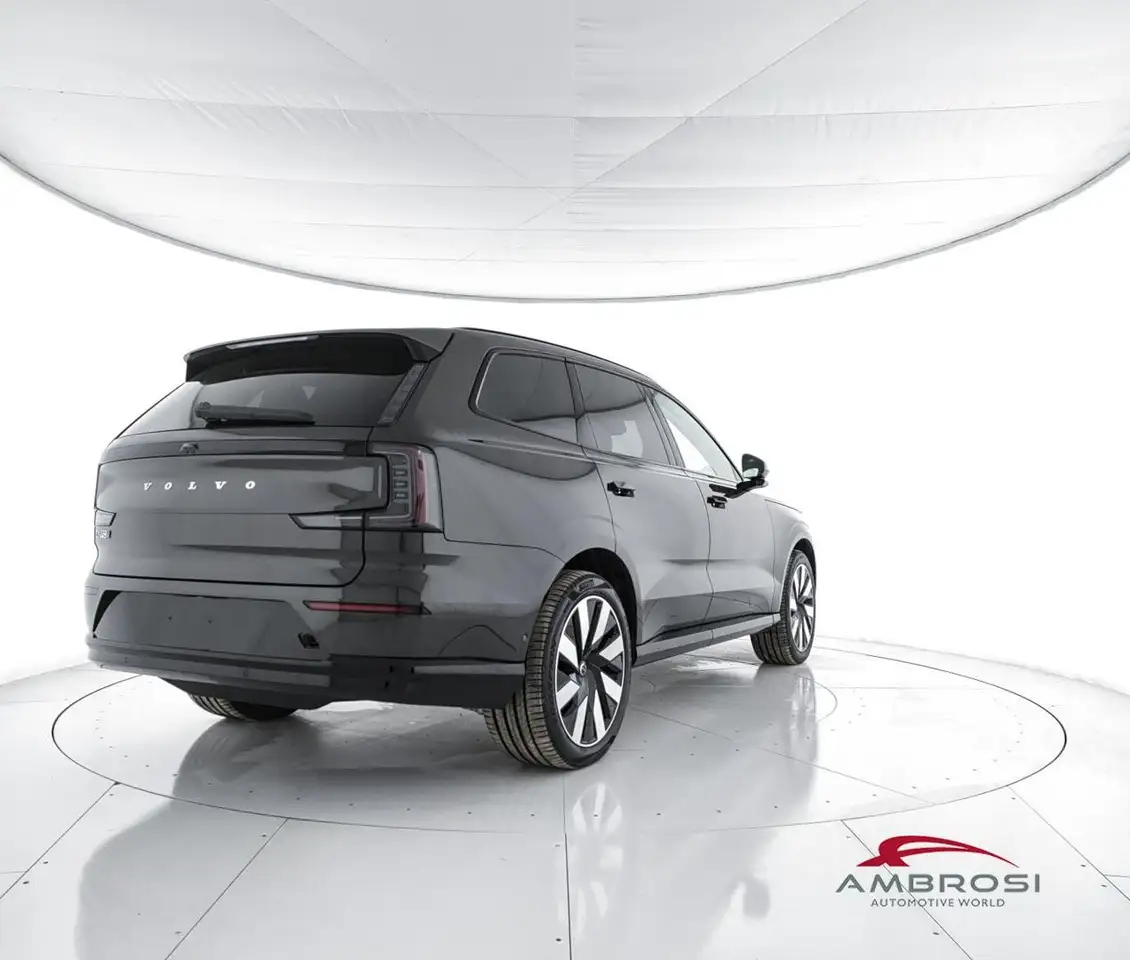 Volvo EX90 2026
