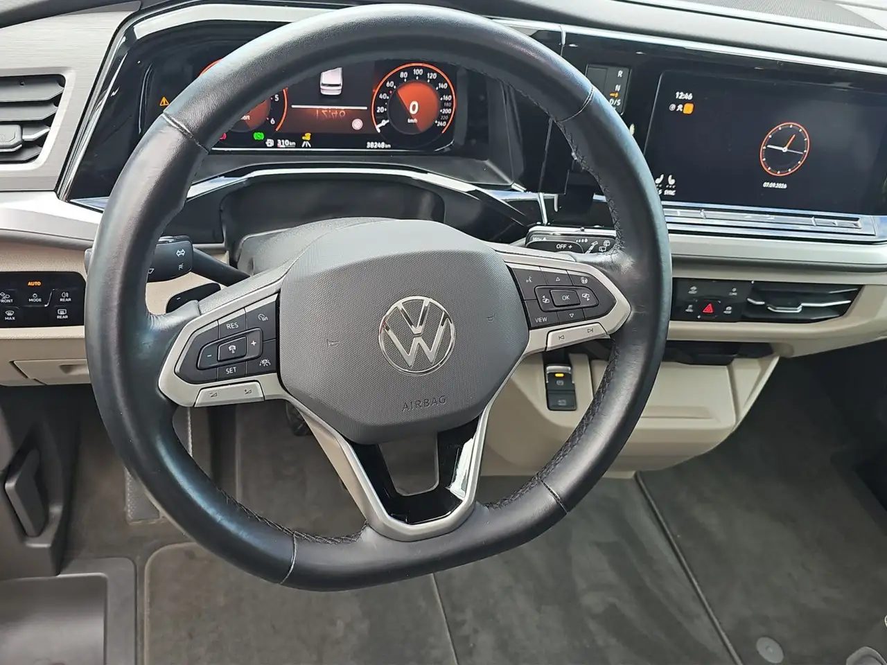 Volkswagen T7 Multivan Edition 2,0 TDI DSG langer Überhang, миниатюра 10
