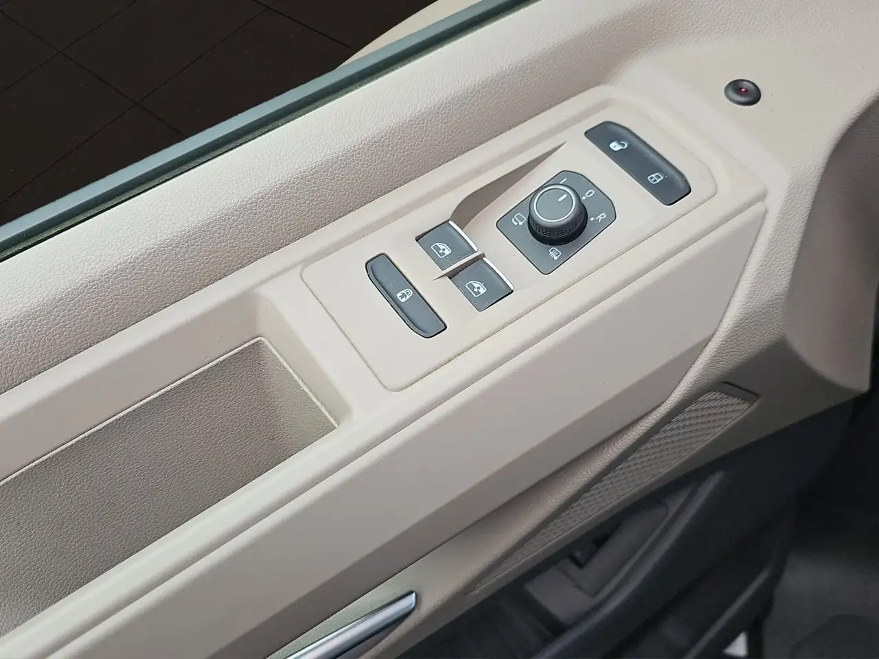 Volkswagen T7 Multivan Edition 2,0 TDI DSG langer Überhang, миниатюра 12