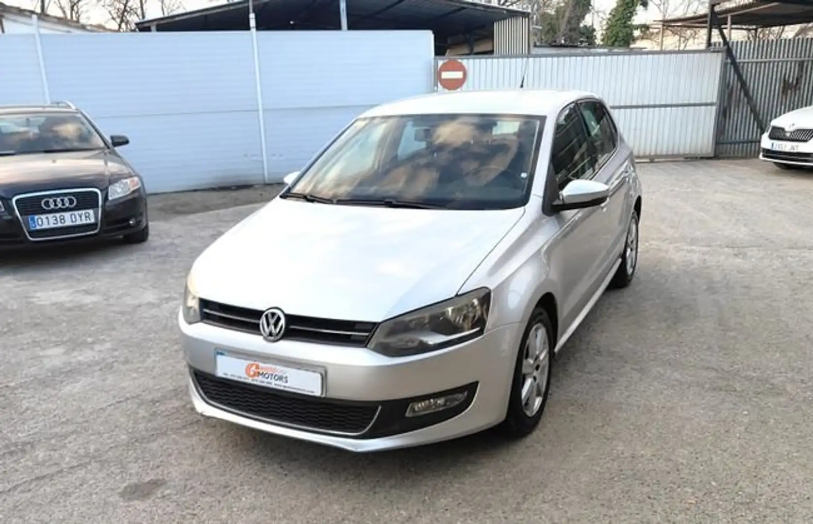Volkswagen Polo 1.6TDI Advance 90 Gris - 1