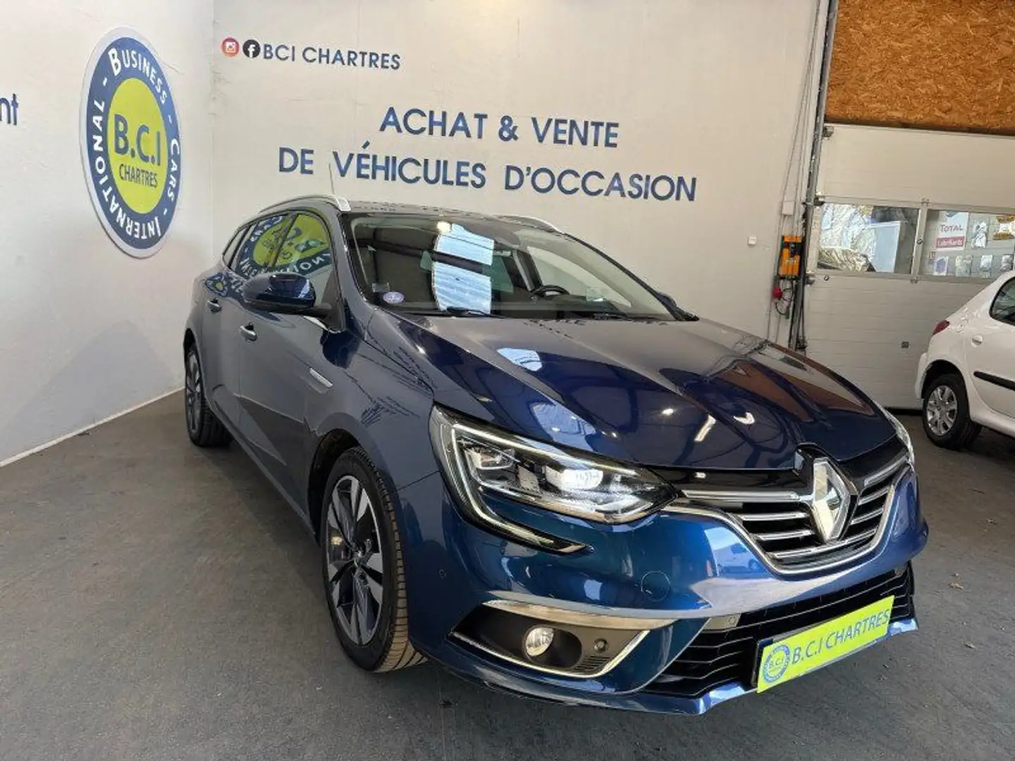 Renault Megane IV ESTATE 1.3 TCE 160CH FAP BUSINESS INTENS EDC Bleu - 2