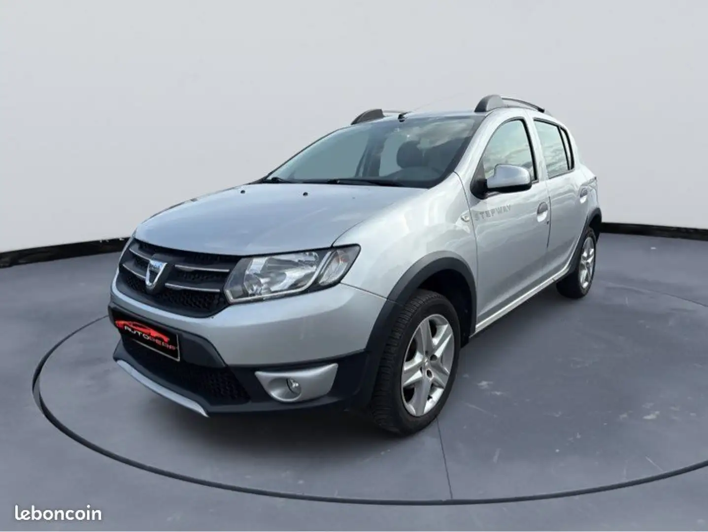 Dacia Sandero stepway prestige 1.5 dci 90 ch Clim- gps- régulateur de vitesse attelage bluethooh - 1