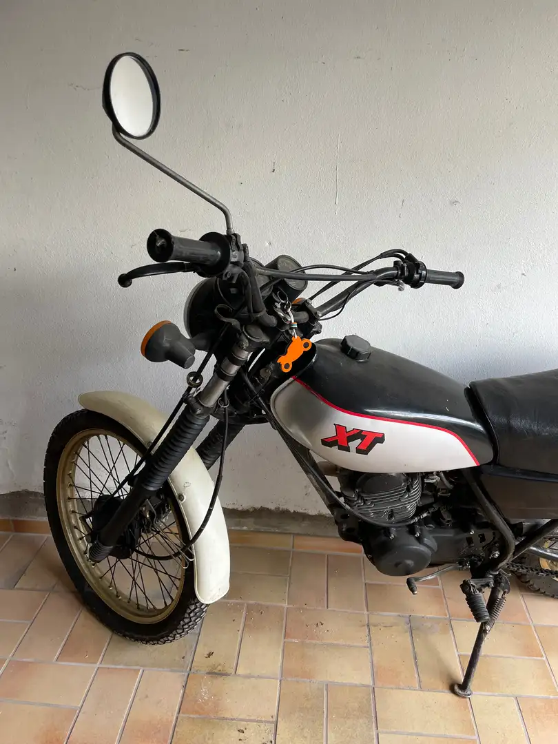Yamaha XT 250 Zwart - 1