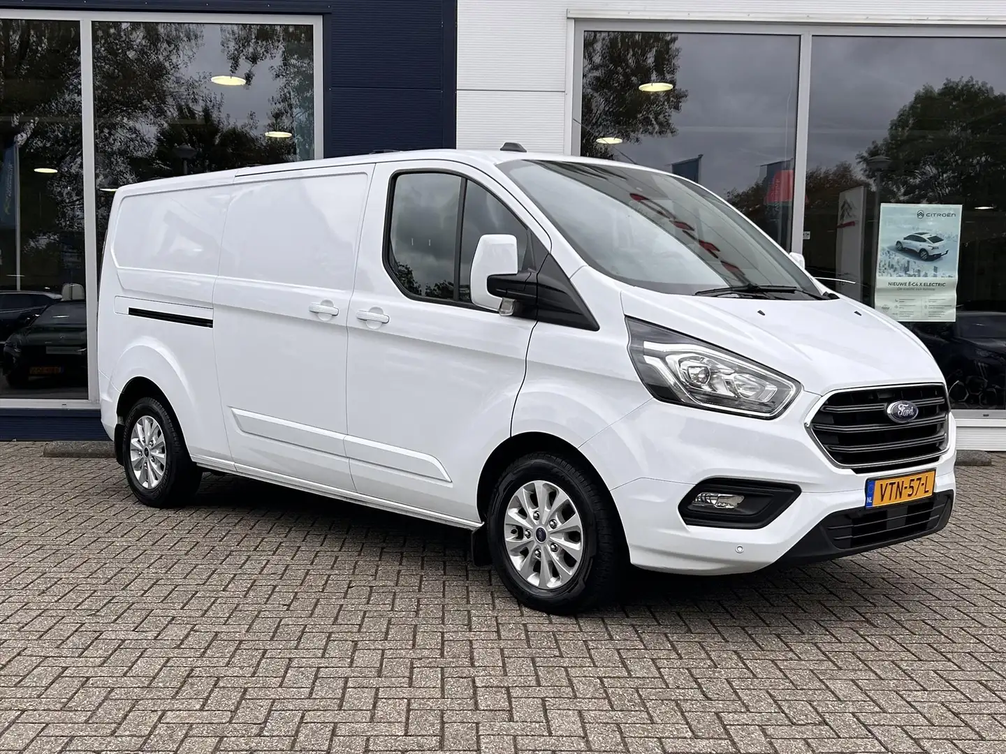 Ford Transit Custom GB 2.0 TDCi 130PK 300 L2H1 Limited | parkeersensor Weiß - 2