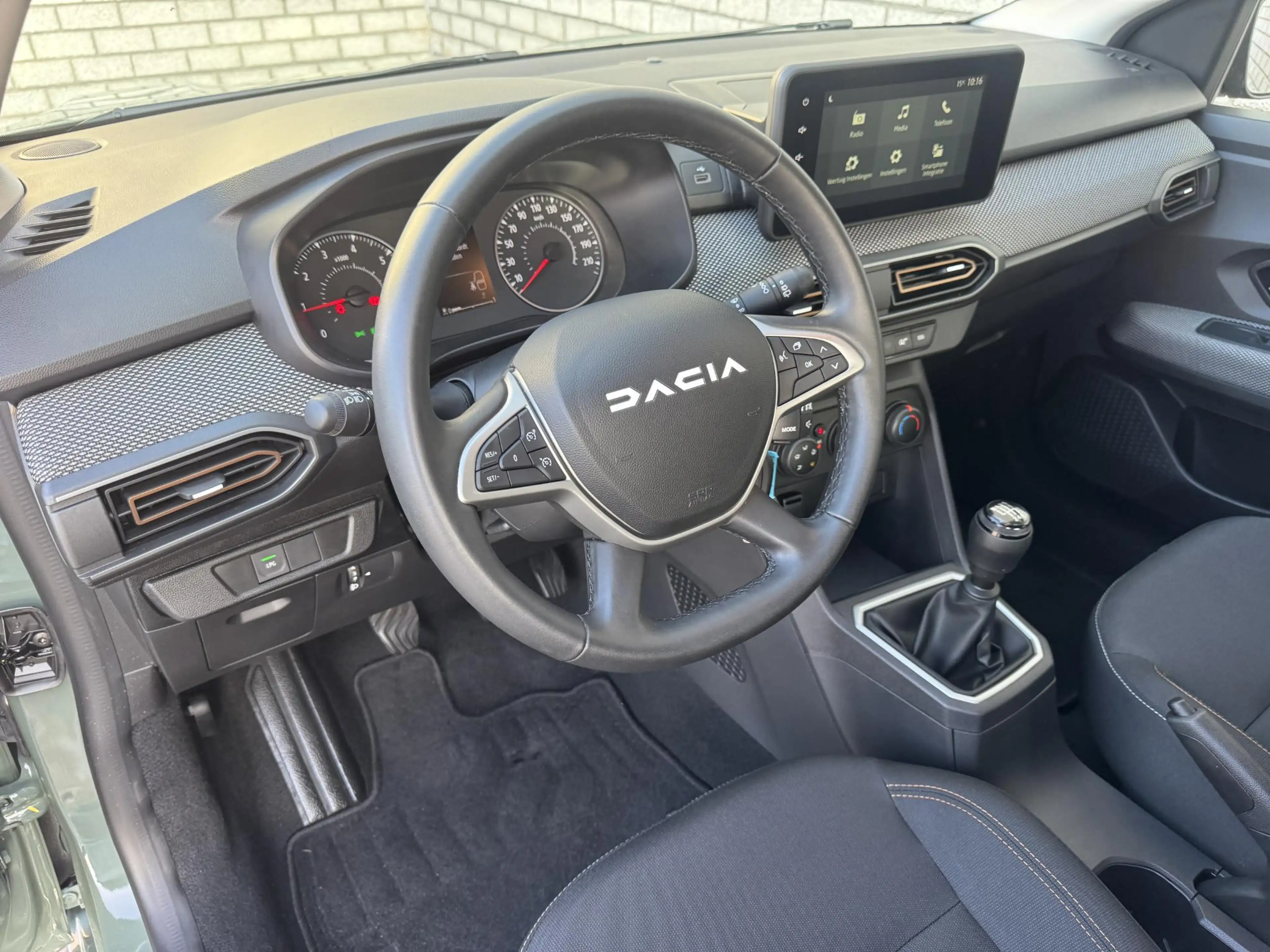 Dacia Sandero Stepway 1.0 TCe 100 ECO-G Expression | Trekhaak | — photo 25
