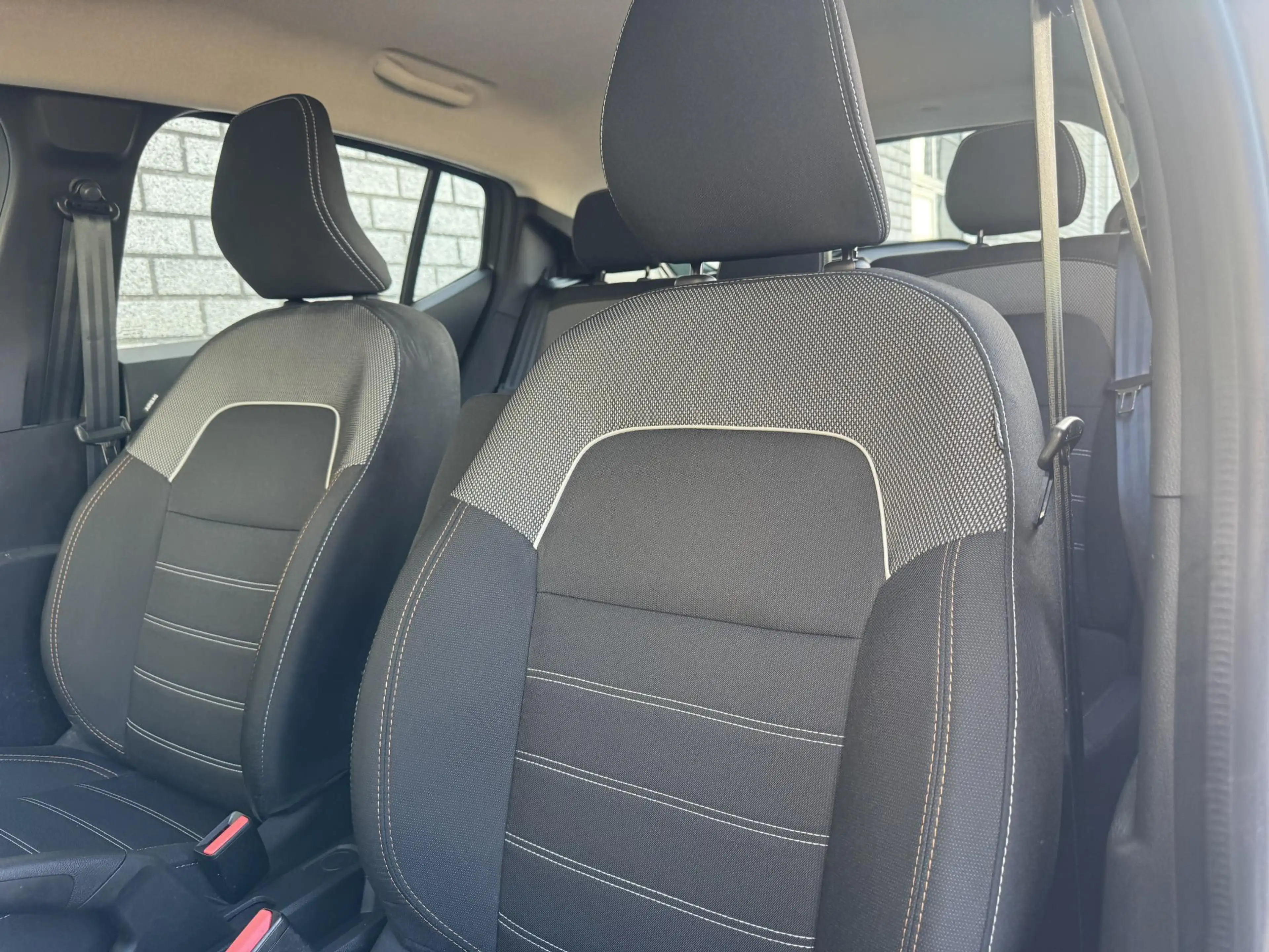 Dacia Sandero Stepway 1.0 TCe 100 ECO-G Expression | Trekhaak | — photo 28