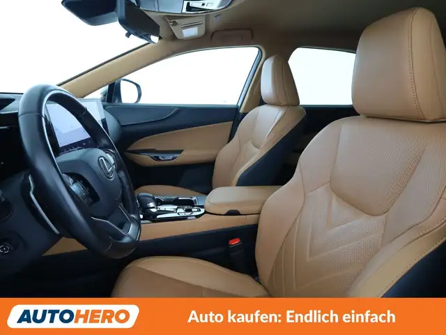Lexus NX view 10