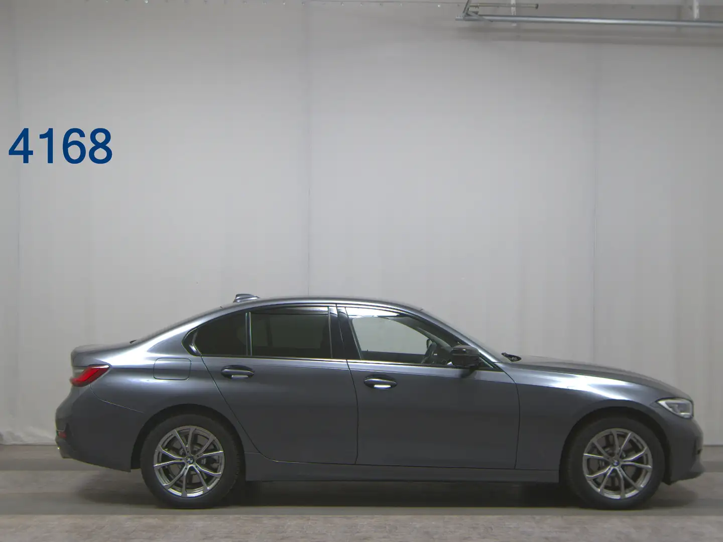 BMW 330 d xDrive Sport Line AHK HUD Laser LC Pro AUT Grau - 1