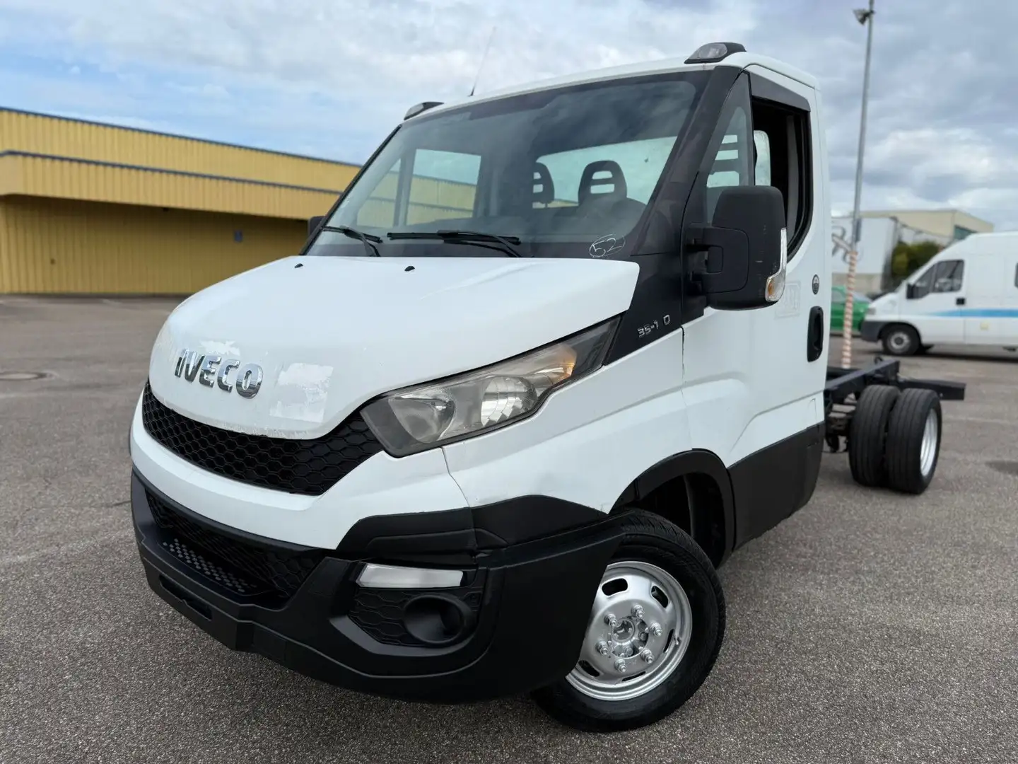 Iveco Daily 35 C14*Fahrgestell*Tempomat*ASR*ESP Blanc - 1