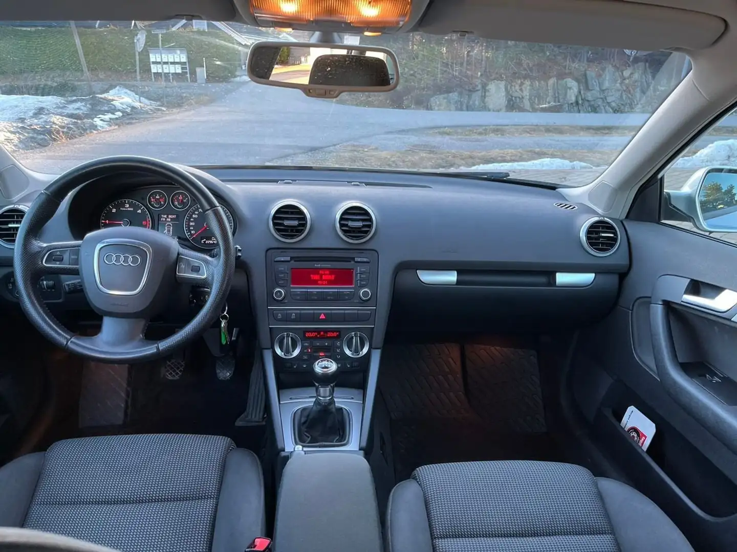 Audi A3 2.0 TDi Ambiente Start/Stop DPF Zilver - 2