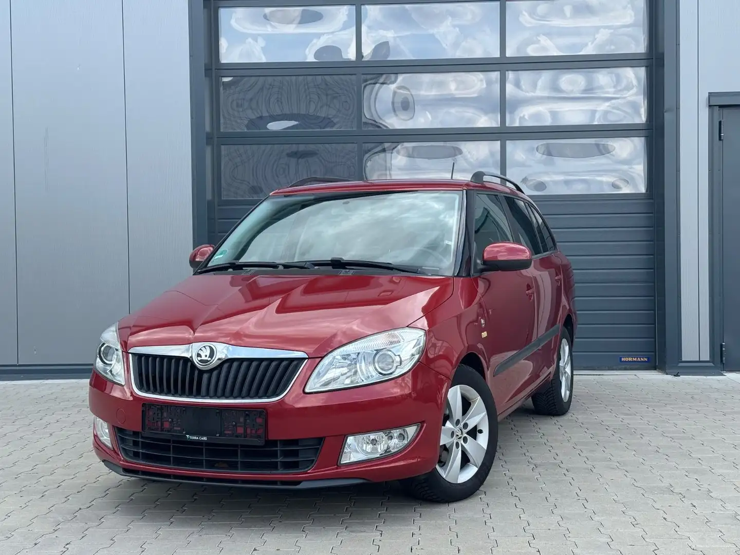 Skoda Fabia Combi Tempom. SHZ Klima PDC TÜV Steurkette Rouge - 1