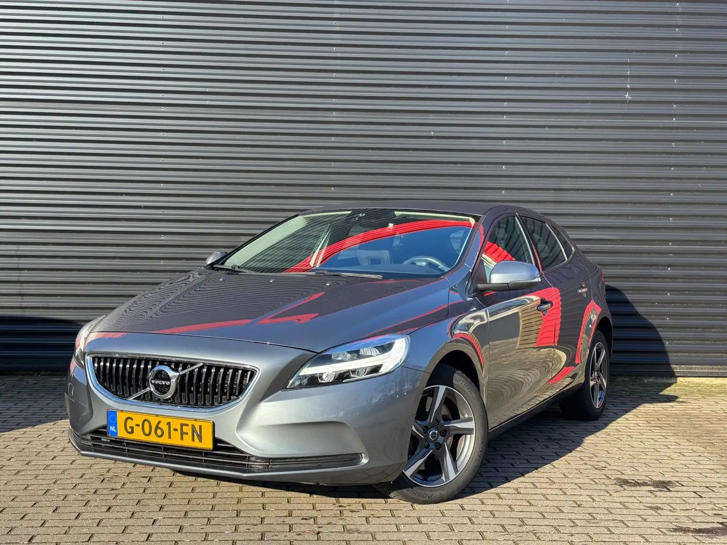Volvo V40 1.5 T2 Polar+ | Navi | Cruise | LED | Stoelverwarm Grau - 1