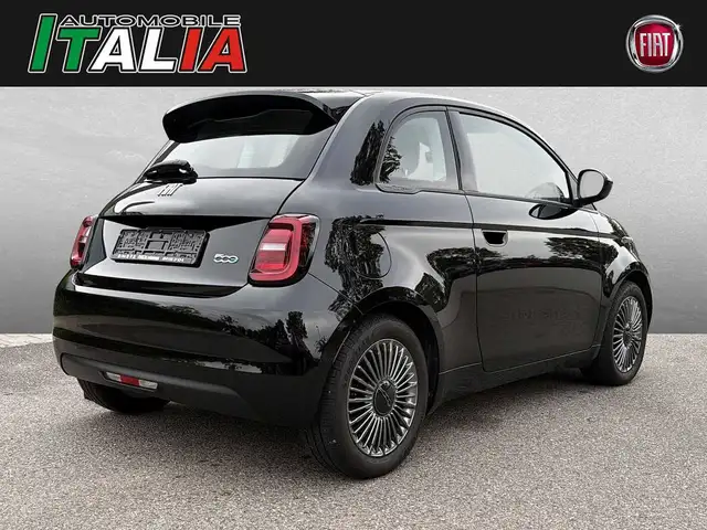 Fiat 500E view 2