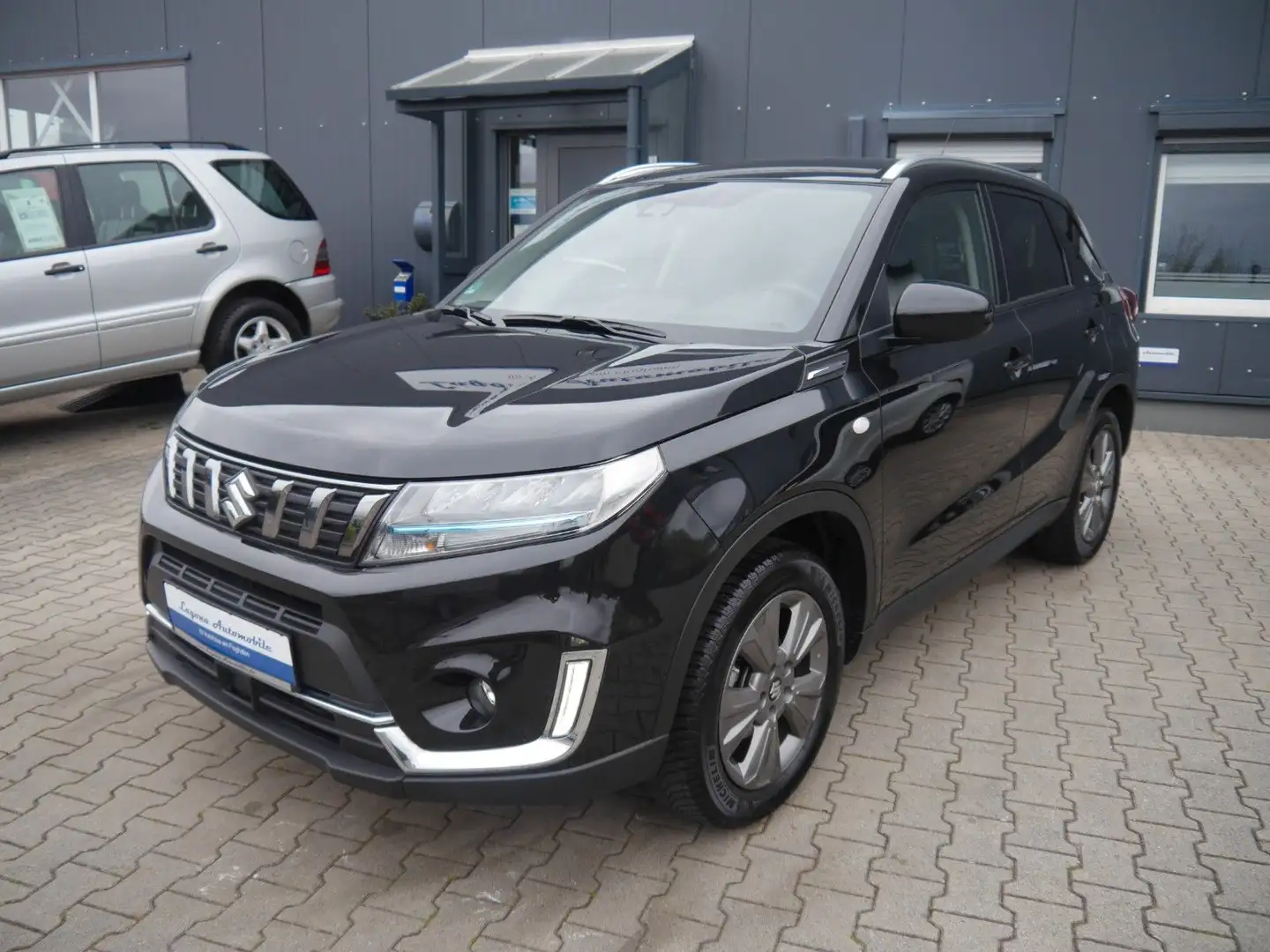 Suzuki Vitara 1.4 Hybrid Comfort 4x2 *LED/DAB/KAM/ALLW* Schwarz - 2