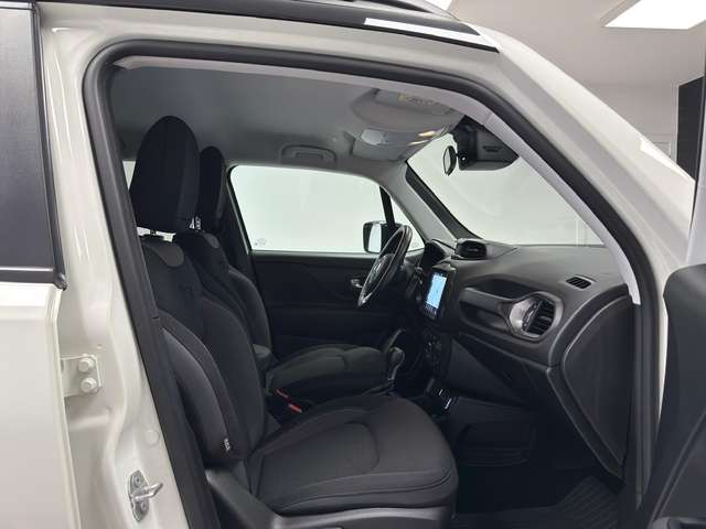 Jeep Renegade — photo 12