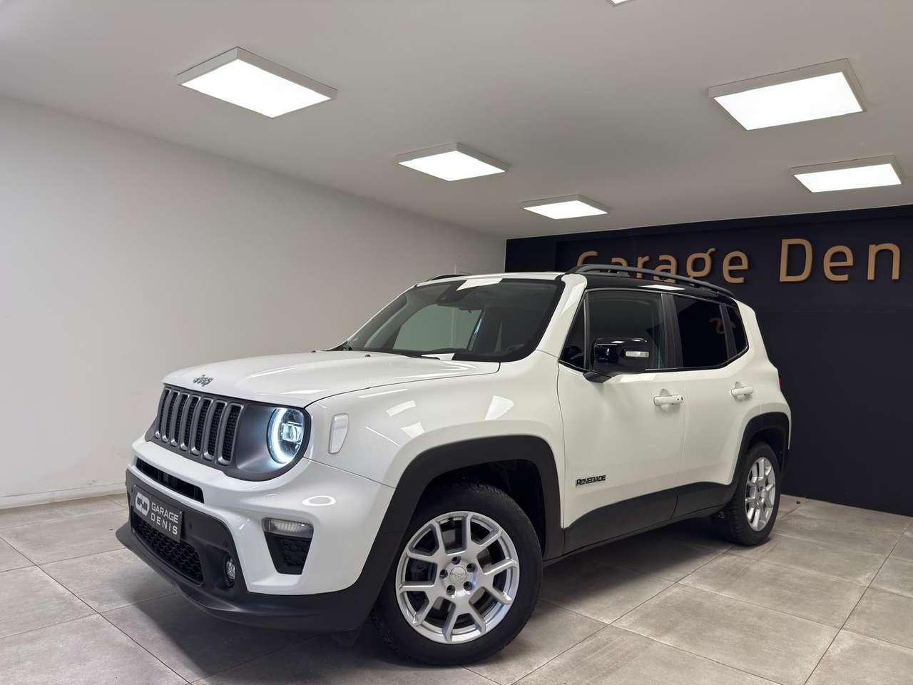Jeep Renegade — photo 1