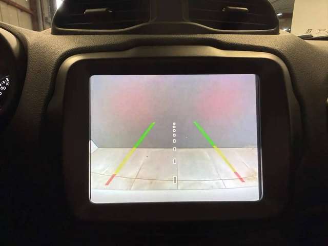 Jeep Renegade — photo 17