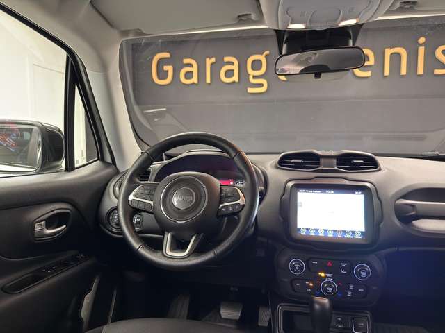 Jeep Renegade — photo 10