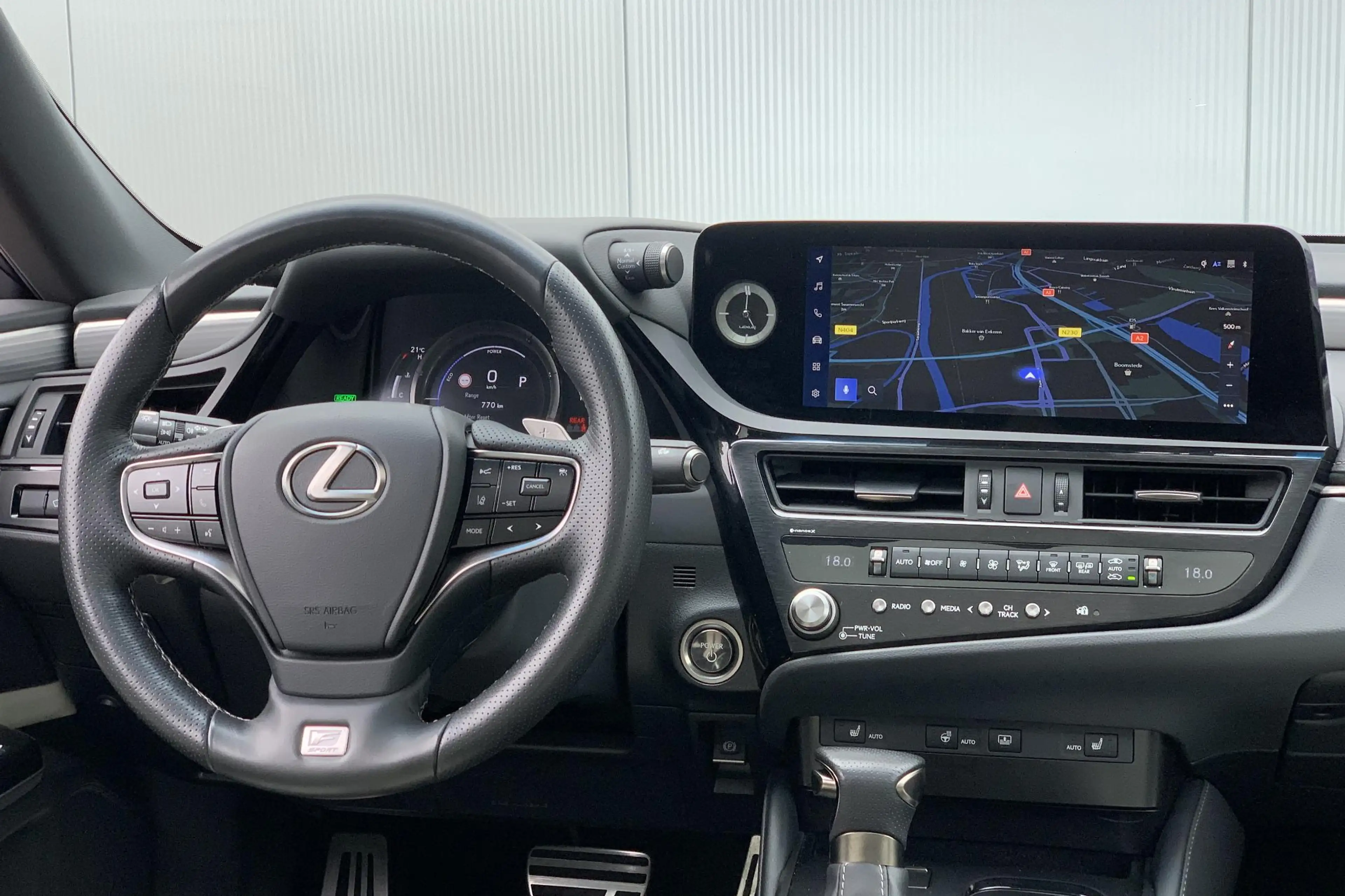 Lexus ES 300 300h F Sport Line / Schuif- Kanteldak / Elektrisch — photo 10