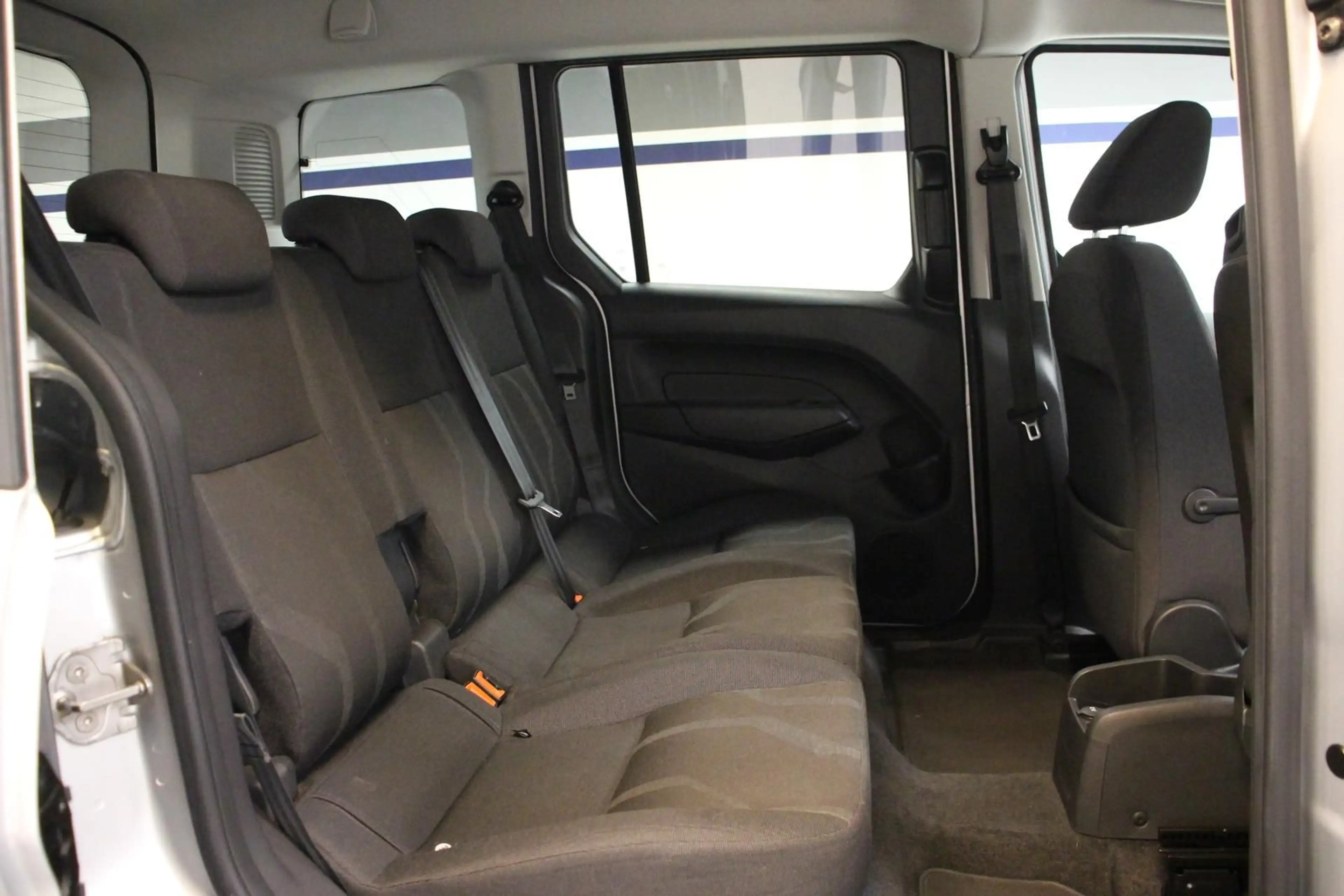 Ford Tourneo Connect 1.0 EcoBoost AHK PDC+ SHZ S.HEFT — photo 12