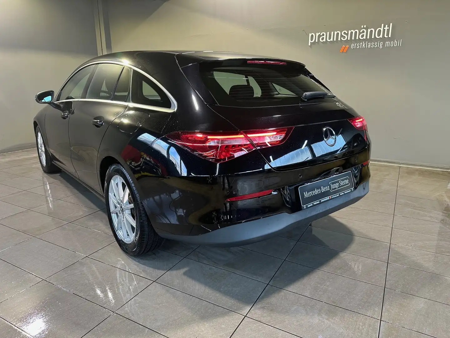 Mercedes-Benz CLA 180 SB MBUX Navi+/DAB/SHZ/PTS/Tempoma/LMR17" Noir - 2