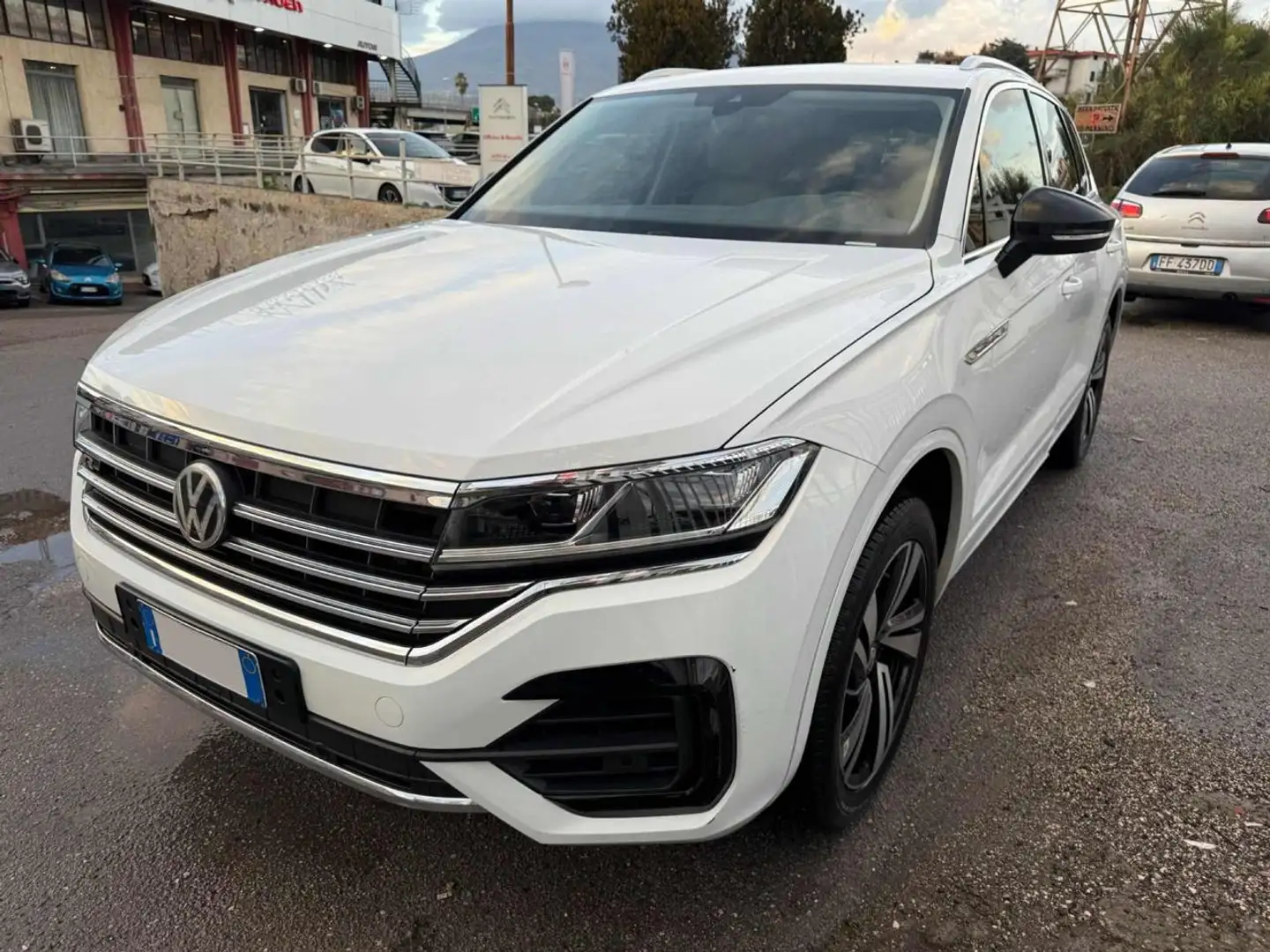 Volkswagen Touareg 3.0 V6 TDI 286 CV SCR R line Bianco - 1