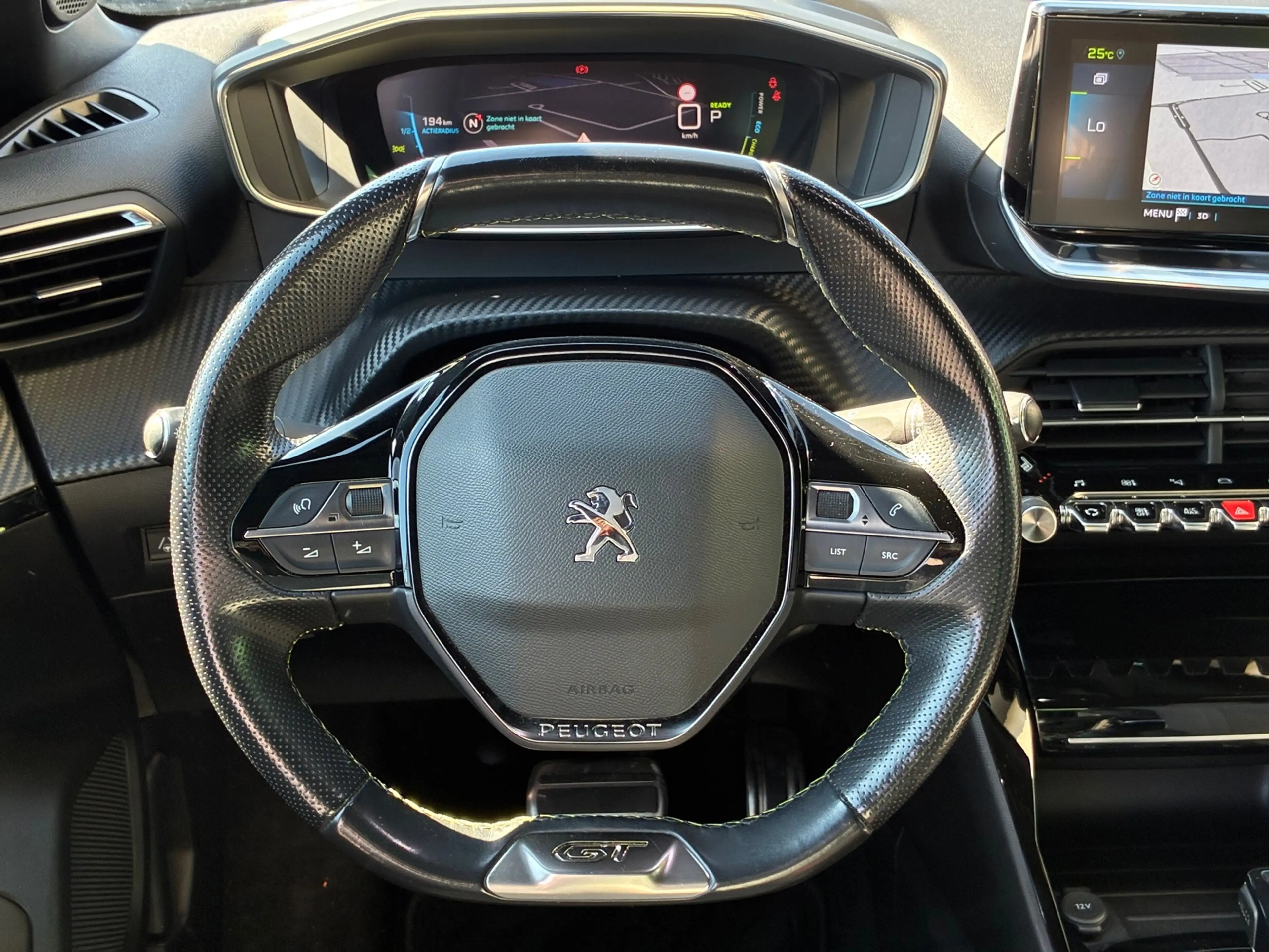 Peugeot e-2008 EV GT Pack 50 kWh|2e Eigenaar|Camera|Navigatie|PDC — photo 2