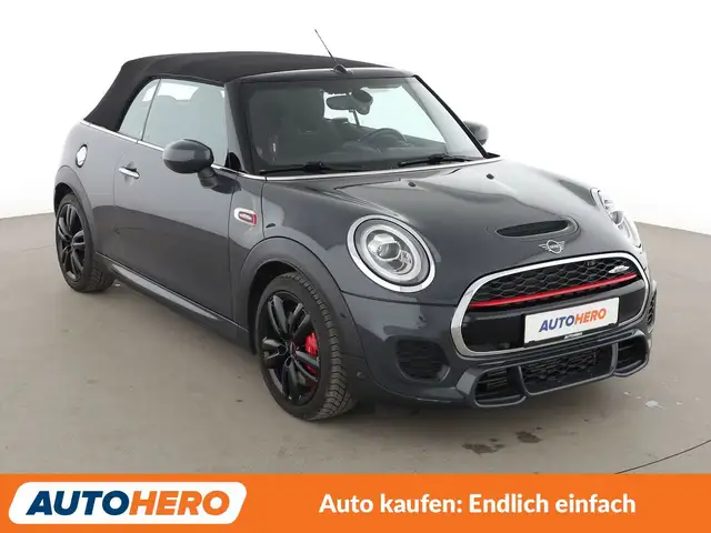 Mini Convertible view 8