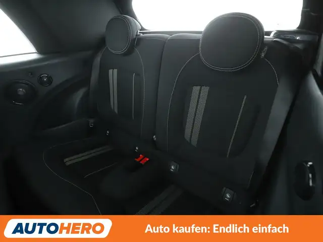 Mini Convertible view 14