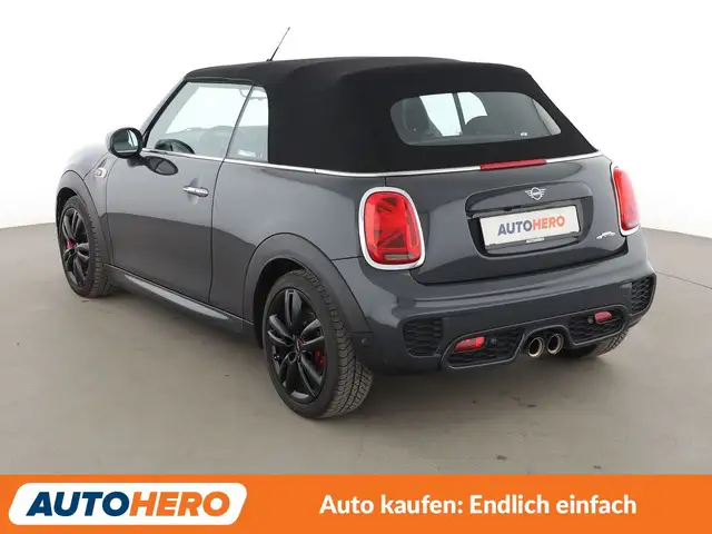Mini Convertible view 4