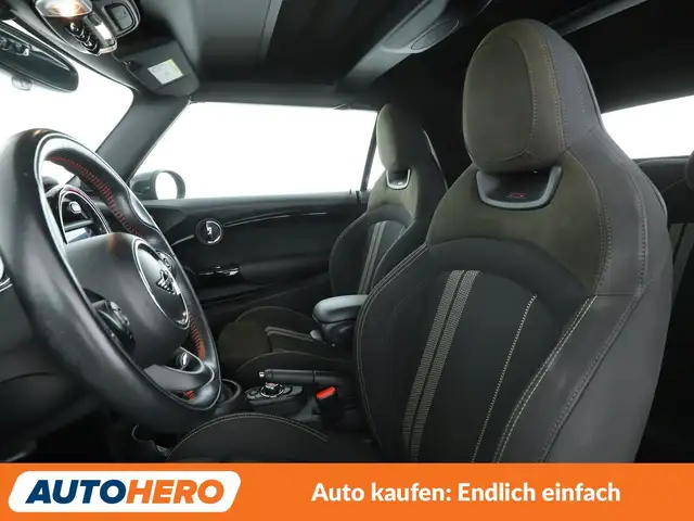 Mini Convertible view 10