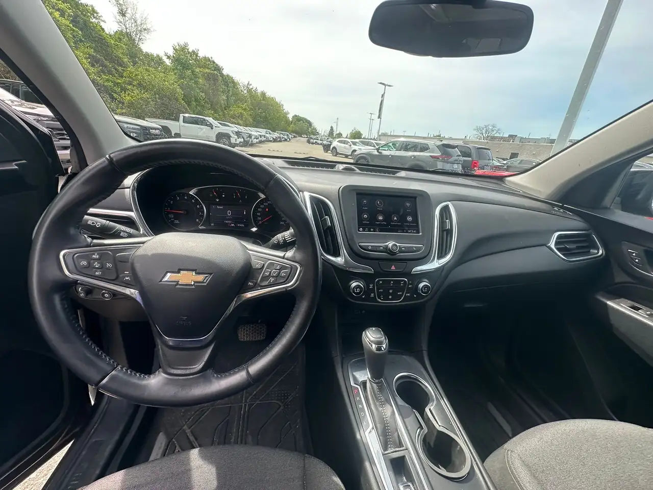 Chevrolet Equinox снимка Chevrolet Equinox