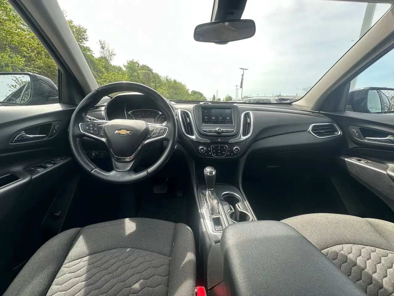 Chevrolet Equinox снимка Chevrolet Equinox