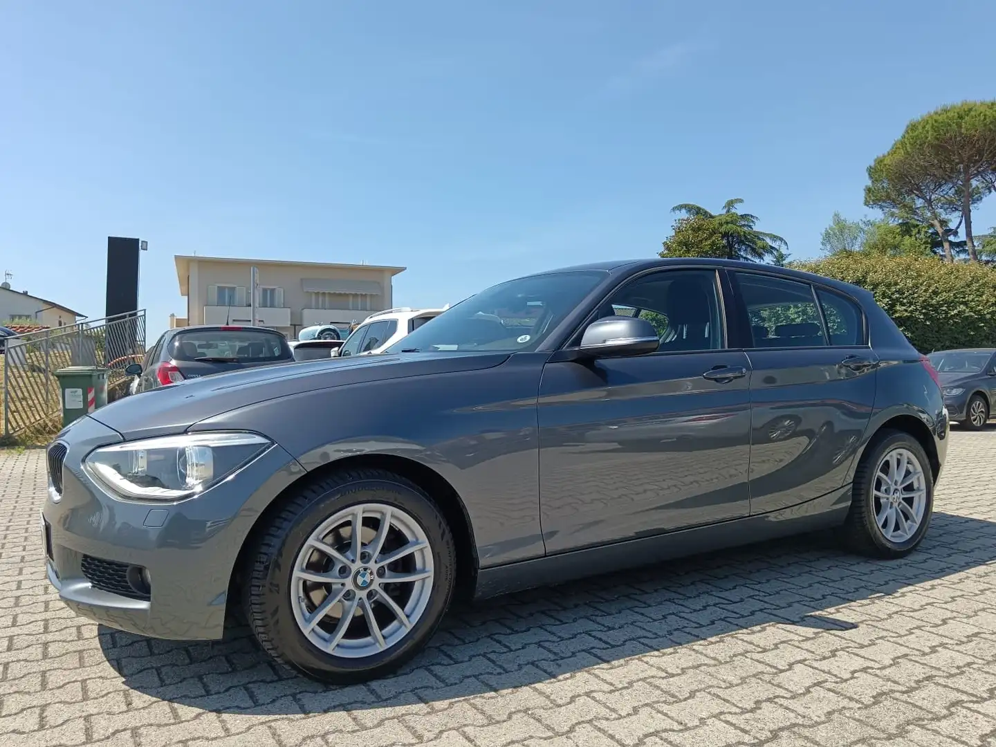 BMW 118 d Grau - 2
