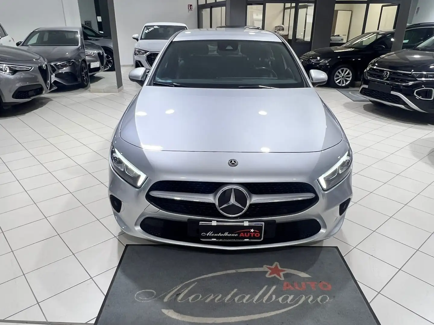 Mercedes-Benz A 180 d Automatic Premium Argent - 2